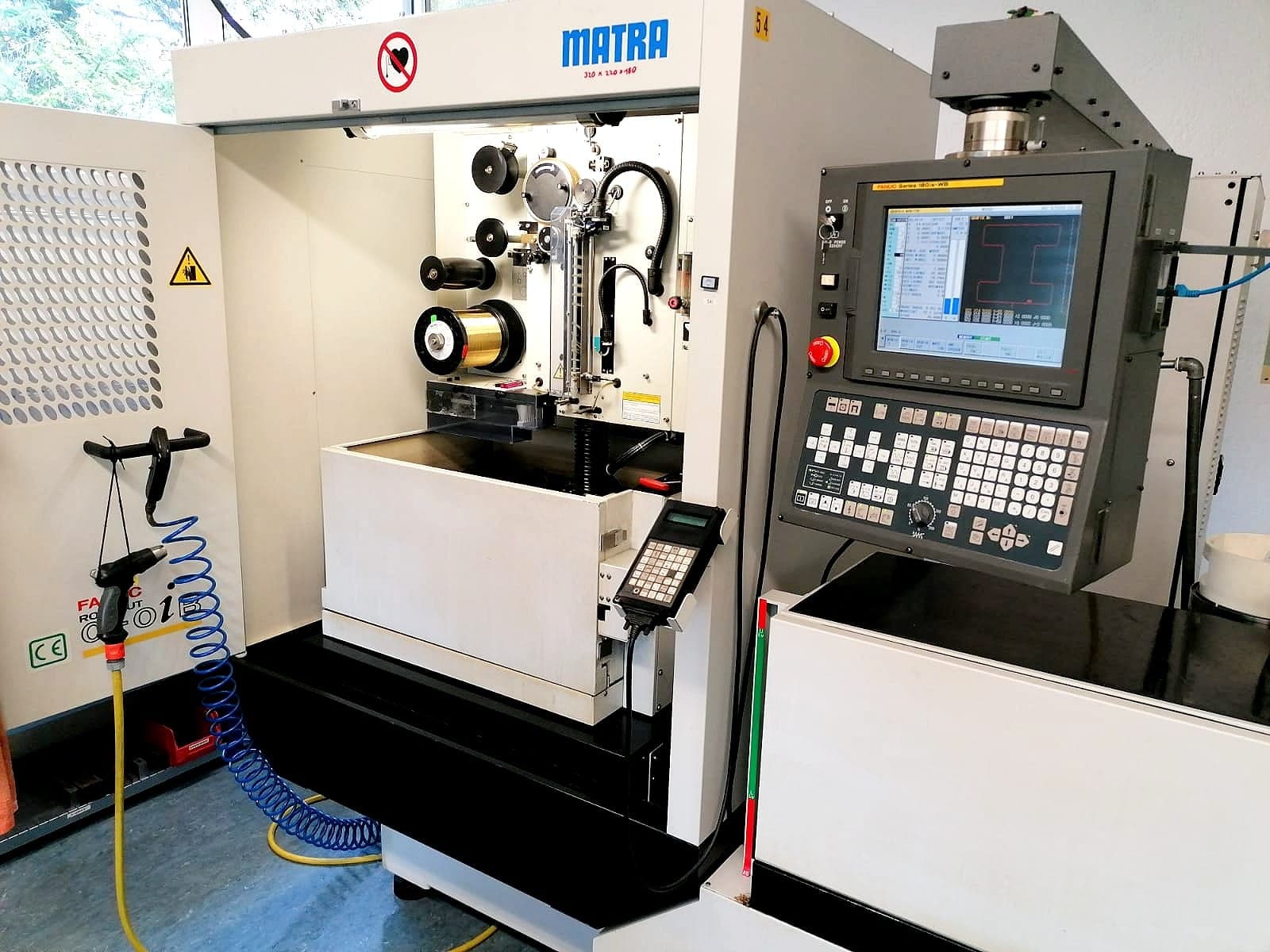 Drahterodiermaschine mit Fanuc-Steuerung im Werkzeugbau